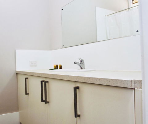 Erldunda Desert Oaks Resort - Pubs and Clubs 11