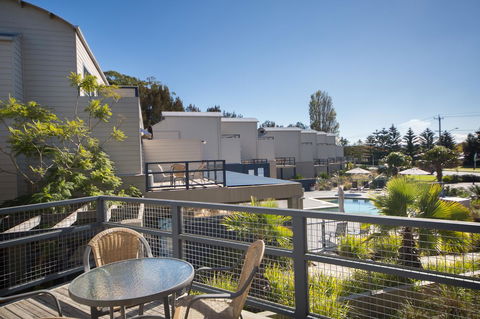 Corrigans Cove - Pubs and Clubs 3