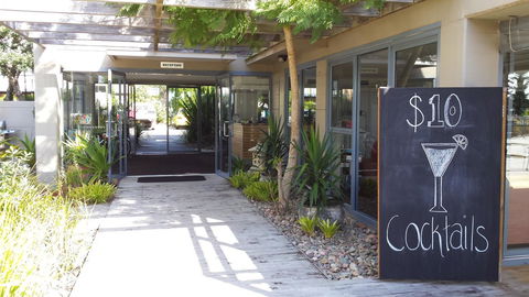 Corrigans Cove - Pubs and Clubs 28