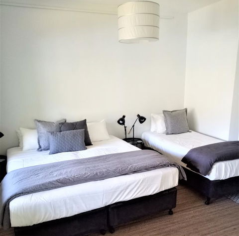 Arafura Blue - Pubs and Clubs 12