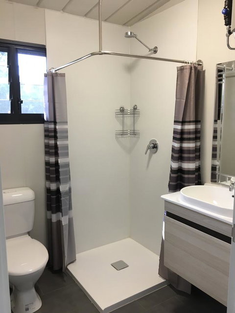 Mount Bundy Station - Pubs and Clubs 18