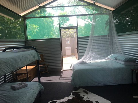 Mount Bundy Station - Pubs and Clubs 15