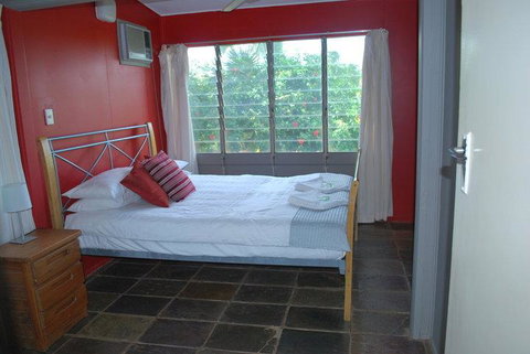 Mount Bundy Station - Pubs and Clubs 23