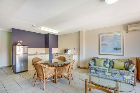 Nelson Bay Breeze - Pubs and Clubs 26
