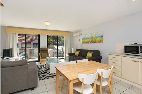 Nelson Bay Breeze - Pubs and Clubs 19