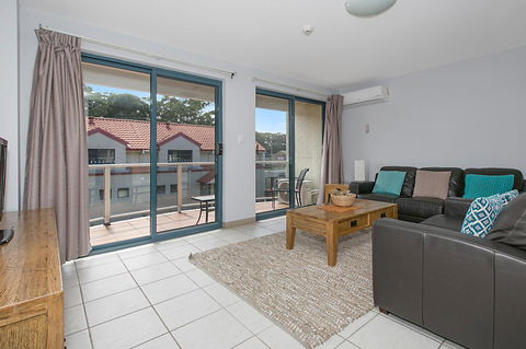 Nelson Bay Breeze - Pubs and Clubs 11