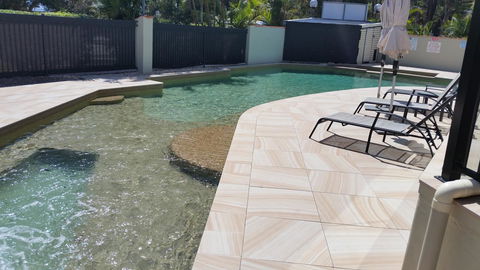 Nelson Bay Breeze - Pubs and Clubs 3