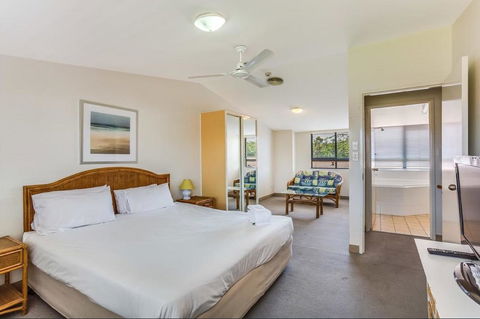 Nelson Bay Breeze - Pubs and Clubs 25