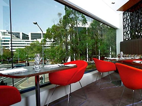 Novotel Canberra - Pubs and Clubs 14