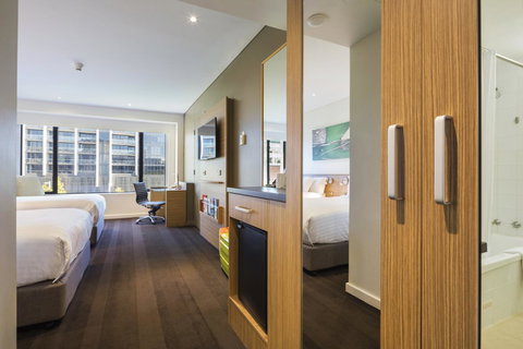 Crowne Plaza Canberra, An IHG Hotel - Pubs and Clubs 23