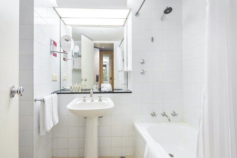 Crowne Plaza Canberra, An IHG Hotel - Pubs and Clubs 26