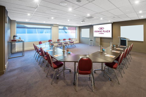 Crowne Plaza Canberra, An IHG Hotel - Pubs and Clubs 8