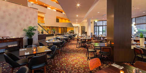 Crowne Plaza Canberra, An IHG Hotel - Pubs and Clubs 4
