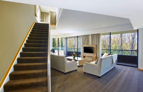 Crowne Plaza Canberra, An IHG Hotel - Pubs and Clubs 10