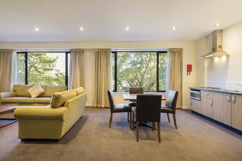 Crowne Plaza Canberra, An IHG Hotel - Pubs and Clubs 35