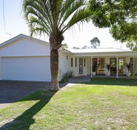 Bonito' 26 Bonito Street - pet friendly housewith aircon - Pubs and Clubs