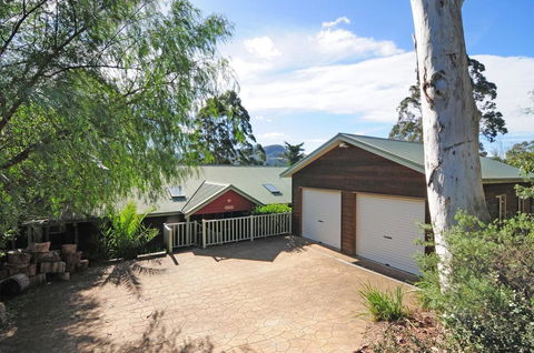 Bonnie Doon - Family Friendly Home! - Pubs and Clubs 0