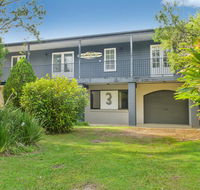BONNY BEACH HOUSE - Holiday Accomodation with Pool - Pubs and Clubs