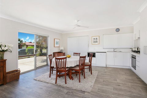 Booker Pde 34, Unit 2 - Pet Friendly - - Go Out 1