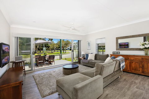 Booker Pde 34, Unit 2 - Pet Friendly - - Go Out 2