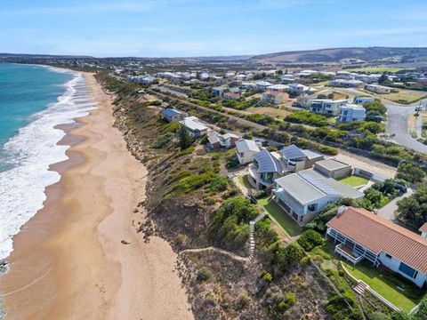Boomer Beach Retreat - Pet-Friendly - WiFi - Pubs and Clubs 2