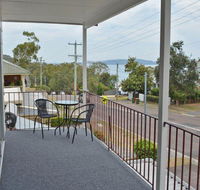 Boomerang on the Bay' 107 Government Road - boat parking air conditioning and water views - Pubs and Clubs