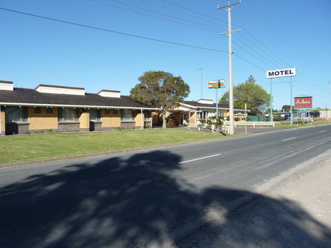 Bordertown Dukes Motorinn - Pubs and Clubs 3