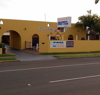Bourbong St Motel - Pubs and Clubs