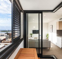 Boutique Apartment In Highly Sought After Arena - Pubs and Clubs
