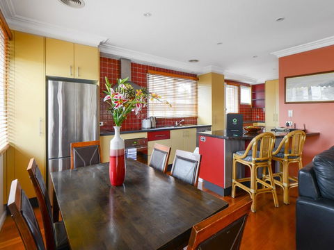 Boutique Stays - Sandy Haven C - Pubs and Clubs 2