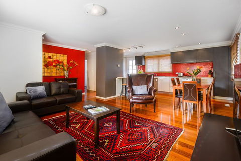 Boutique Stays - Sandy Haven C - Pubs and Clubs 0