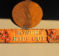 Bower's Hideout - Pubs and Clubs