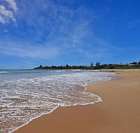 Bowery Beach House - spacious family accommodation - Pubs and Clubs