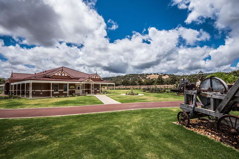 Braybrook Boutique BnB - Pubs and Clubs 0