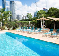 BreakFree Beachpoint - Pubs and Clubs