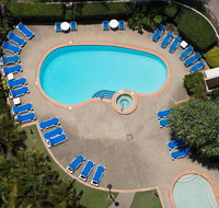BreakFree Longbeach Resort - Pubs and Clubs