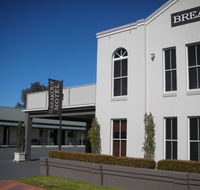 Breakout Motor Inn - Pubs and Clubs