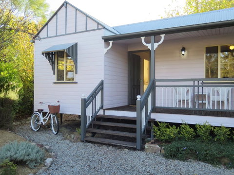 Briar Rose Cottages - Pubs and Clubs 2