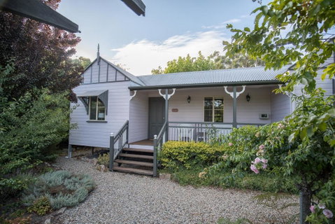 Briar Rose Cottages - Pubs and Clubs 0