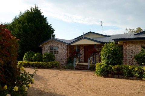 Brick Creek House - Pubs and Clubs 0