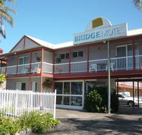 Bridge Motel - Pubs and Clubs