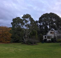 Brigadoon Cottages - Pubs and Clubs