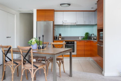 Bright Modern Apartment Steps From Beach And Ferry - Go Out 2
