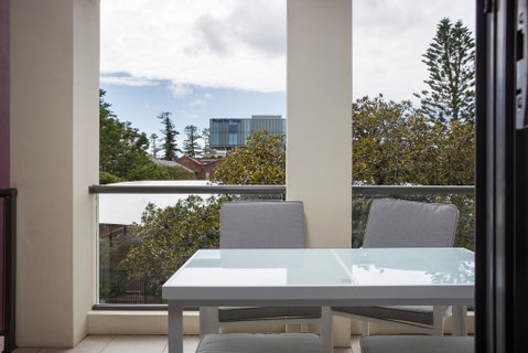 Bright Modern Apartment Steps From Beach And Ferry - Go Out 3