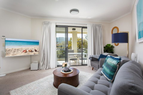 Bright Modern Apartment Steps From Beach And Ferry - Go Out 1