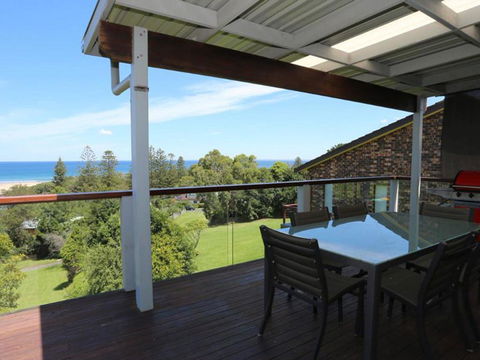 Brilliant Ocean Views - Pubs and Clubs 3