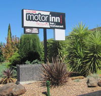 Bristol Hill Motor Inn  Peppa's Licensed Restaurant - Pubs and Clubs