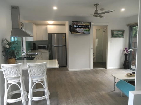 Brodie Beach Bungalow - Pubs and Clubs 0