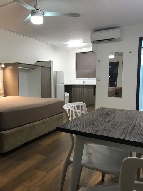 Broome Time Resort - Pubs and Clubs 1