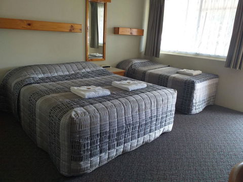 Bucketts Way Motel Gloucester - Go Out 0